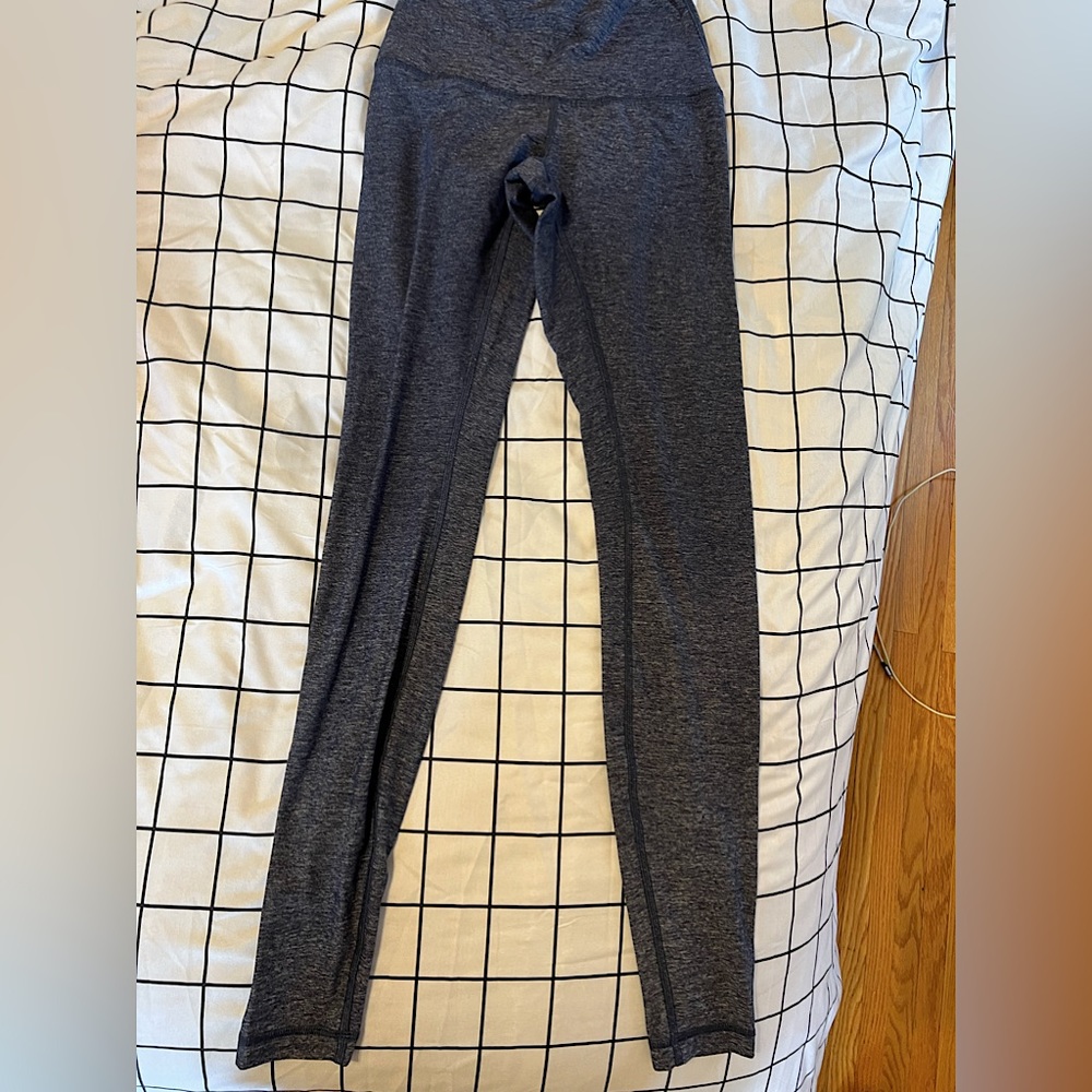 LULULEMON ATHLETICA LEGGINGS SIZE 4~RARE COLOR